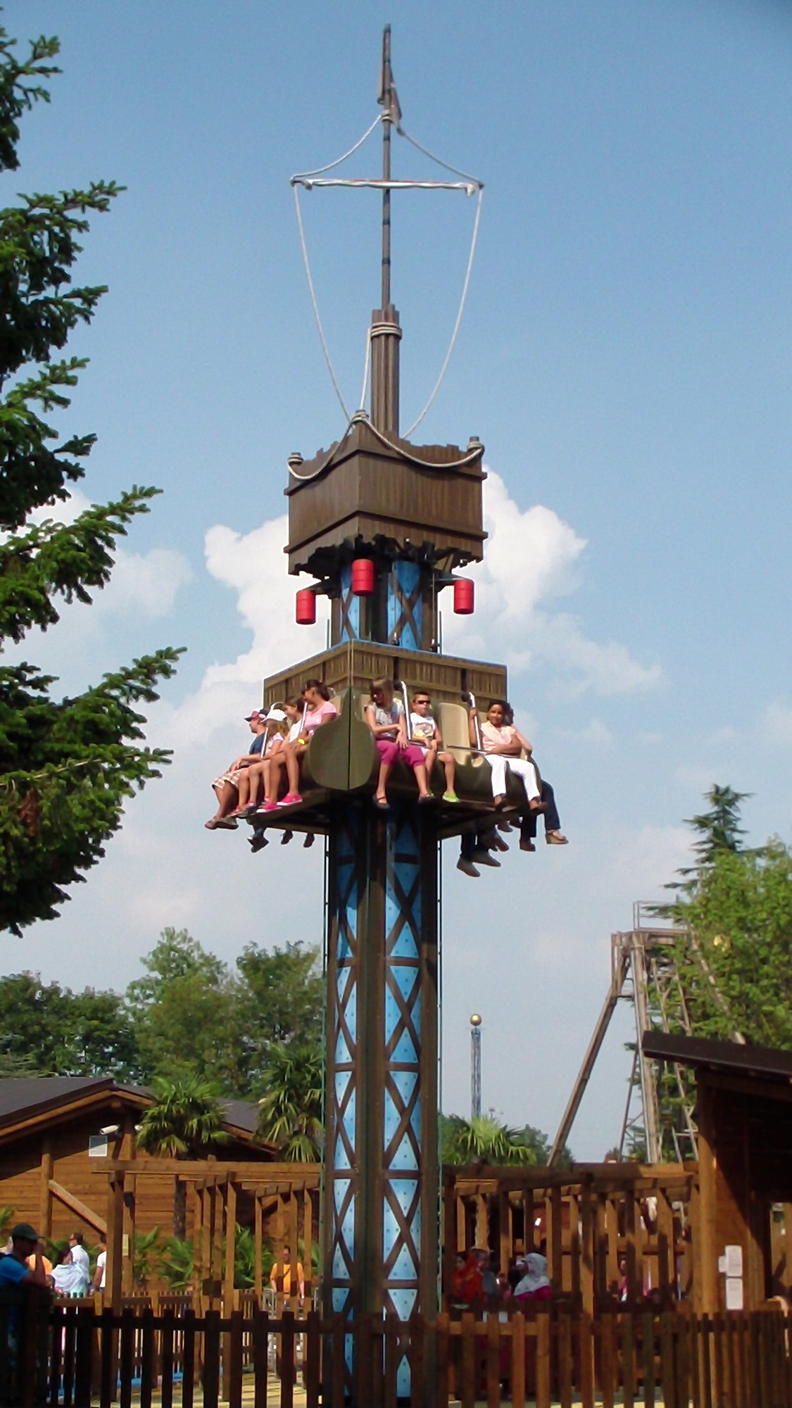 JUMPING TOWER | Height 105 cm unaccompanied - 90 cm minimum