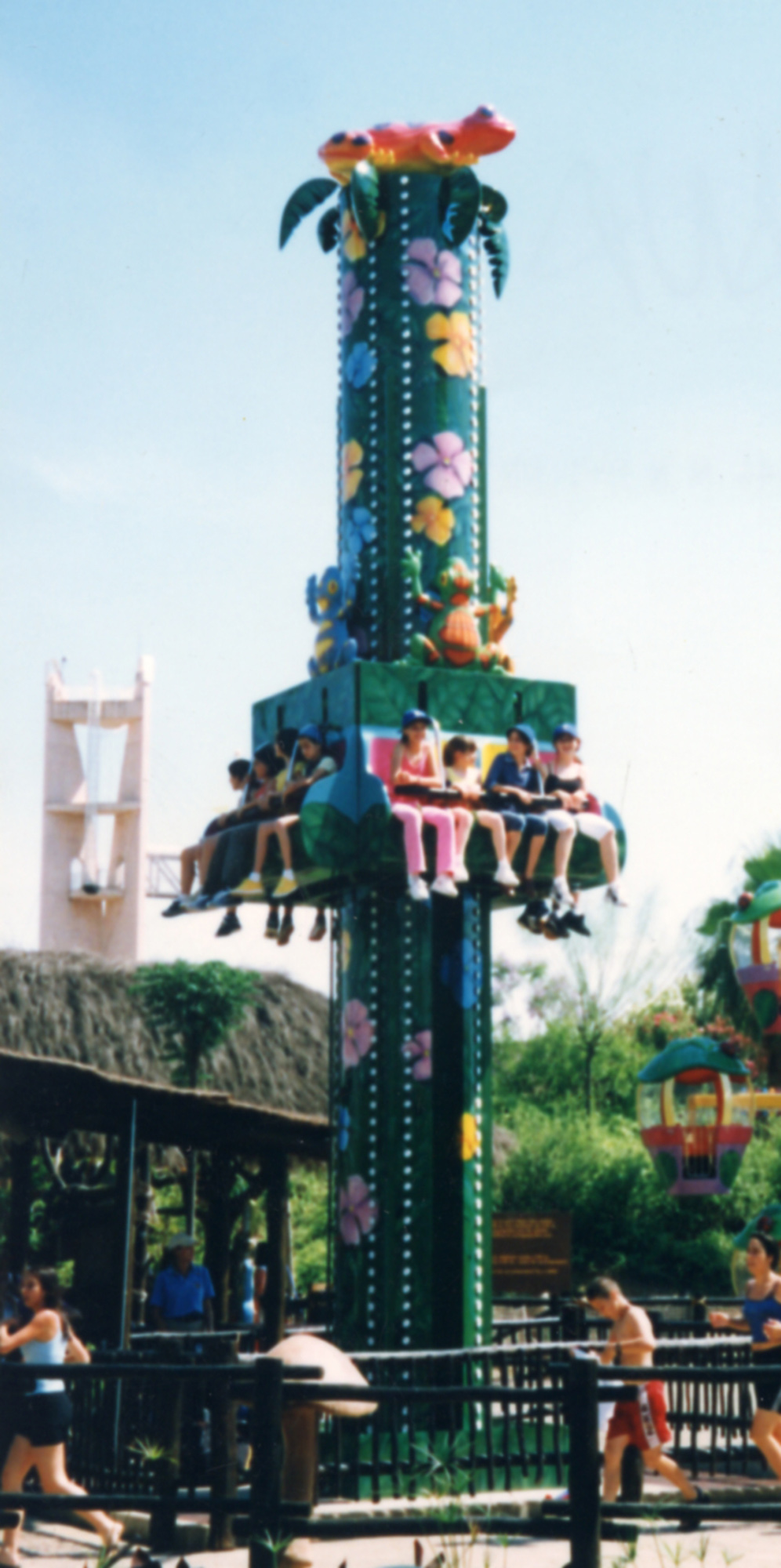 JUMPING TOWER | Height 105 cm unaccompanied - 90 cm minimum